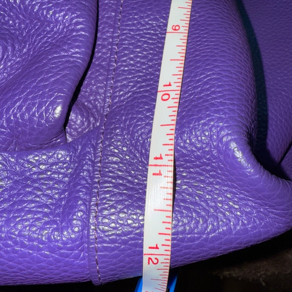 Elegant Purple Leather Tote Handbag with Gathered Detail - Picture 7 of 9